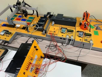 Laboratório de Automação da Manufatura e Robótica