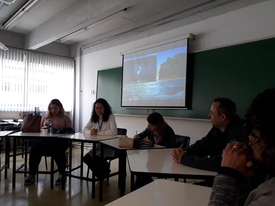 Oficina com a Profa.Dra. Natália Bueno, sobre a Educação para liberdade em espaços formais e não formais. Fechando o IHC Diálogico 2018