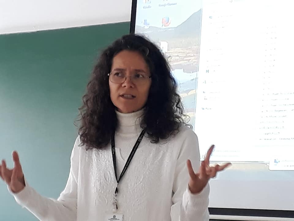 Oficina com a Profa.Dra. Natália Bueno, sobre a Educação para liberdade em espaços formais e não formais. Fechando o IHC Diálogico 2018