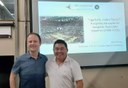 Prof. Edson Hirata com seu orientador, prof. Fernando Augusto Starepravo, na defesa da tese