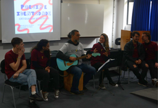 Evento contou com apresentação musical e oficina de poesia (Foto: Matheus Costa).