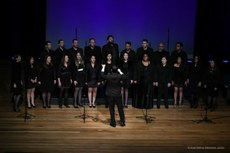 Apresentação do Coral de Francisco Beltrão durante o Concerto no mês de junho.