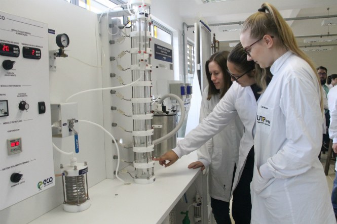 laboratorio R.jpg