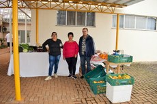 Dirlei Knerek, Beatriz e Cavasini criaram grupo em rede para facilitar a comercialização