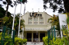 Entrada principal da UTFPR em Curitiba (Foto: Decom)