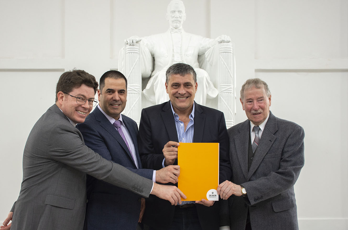 Reitor Luiz Alberto Pilatti e professores da Deakin University (Foto: Decom)