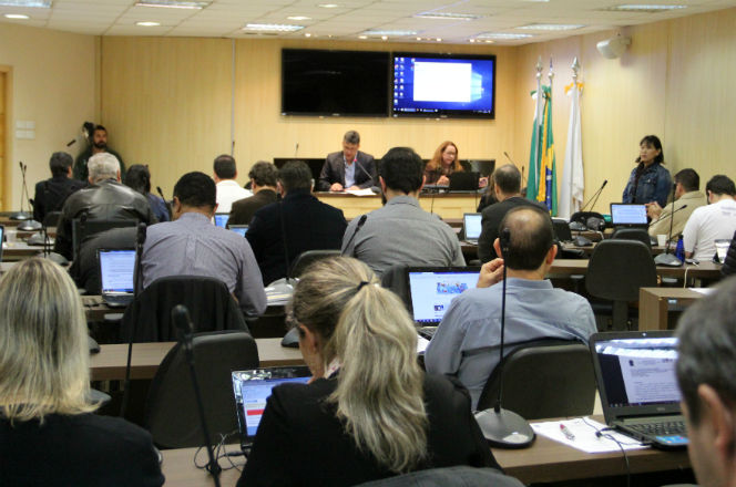 Conselho Universitário reunido em Curitiba nesta terça (26)