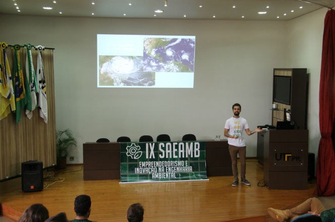 João Cerqueira ministra palestra na IX Semana Acadêmica de Engenharia Ambiental (Foto: Ascom-FB)