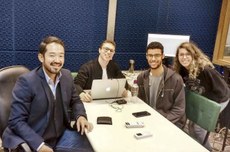 Estudantes divulgam episódios do podcast a cada duas semanas