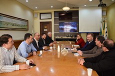 Reunião para discutir o novo programa da Copel (Foto: Decom)