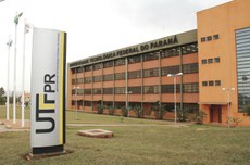 Fachada do Campus Londrina (Foto: Decom)