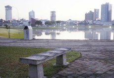 Banco de concreto pronto em parque | Foto: divulgação