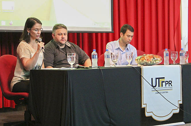 Seminário sobre os laboratórios multiusuários da UTFPR (Foto: Decom)