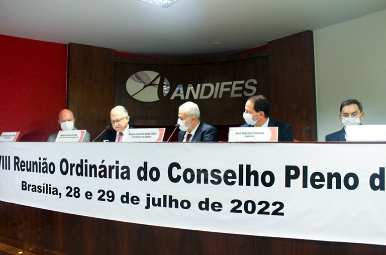 Ministro Edson Fachin, do STF e TSE, participa de reunião com reitores na sede da Andifes (Foto: Divulgação/Andifes)