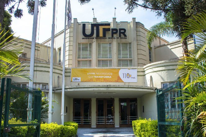 Fachada da Reitoria da UTFPR, em Curitiba (Foto: Decom)