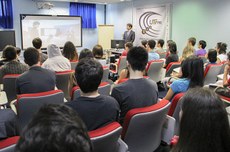 Representantes do Shibaura Institute of Technology apresentam programas de intercâmbio a alunos da UTFPR