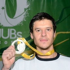 Lucas com a medalha de ouro  durante o JUBS 2019. Classificado para a UNIVERSIADE.
