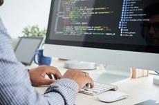 Curso de extensão oferta capacitação em cibersegurança (Imagem: Freepik)

